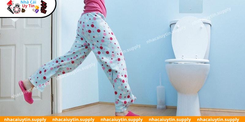 Lý giải các nguyên nhân dẫn đến giấc mơ thấy đi tiểu